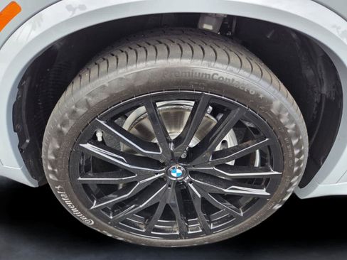 Used 2026 BMW X5 xDrive40i w/ M Sport Package AWD/4WD image 9
