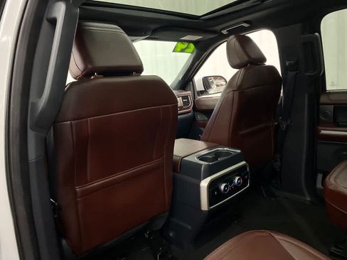 Used 2024 Ford Expedition Limited AWD/4WD image 16