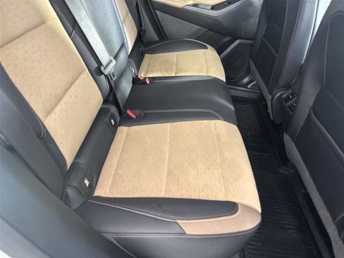 Used 2025 Chevrolet Equinox ACTIV AWD/4WD image 12