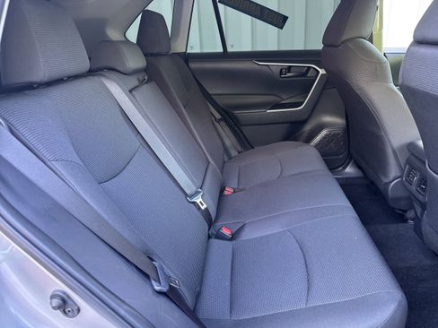 Used 2024 Toyota RAV4 LE AWD/4WD image 11