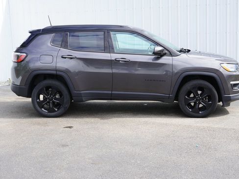 Used 2019 Jeep Compass Latitude AWD/4WD image 2