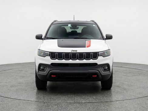 Used 2025 Jeep Compass Trailhawk w/ Trailer Tow Group image 2