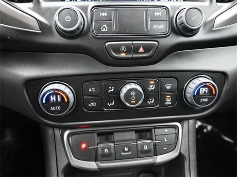 Used 2023 GMC Terrain AT4 image 12