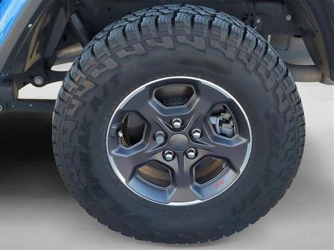 Used 2023 Jeep Gladiator Rubicon w/ Cold Weather Group image 6