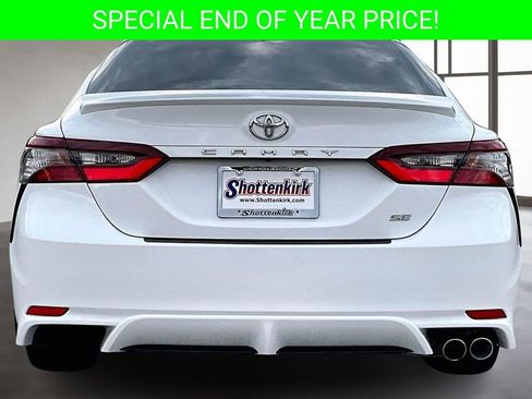 Used 2022 Toyota Camry SE image 5
