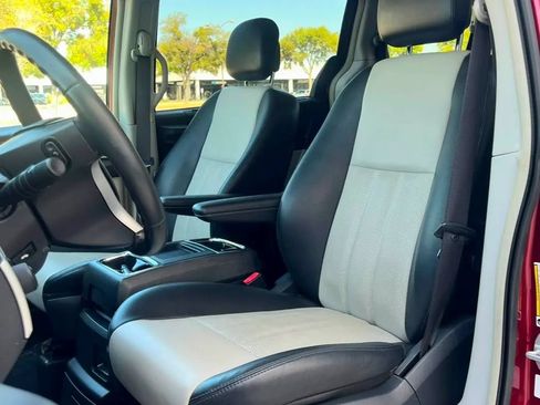 Used 2010 Chrysler Town & Country Touring Plus w/ Safetytec Group FWD image 22