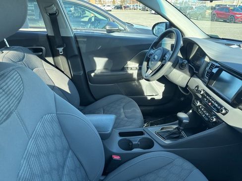 Used 2017 Kia Niro LX image 4