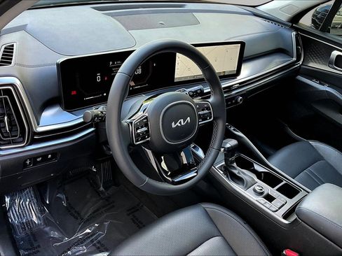 Used 2024 Kia Sorento EX w/ Panoramic Sunroof Package FWD image 17