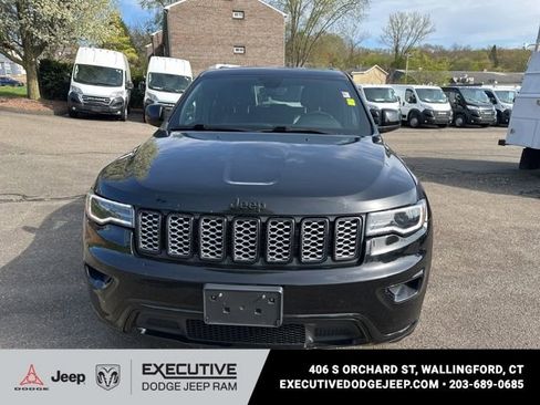 Used 2022 Jeep Grand Cherokee Laredo X AWD/4WD image 5