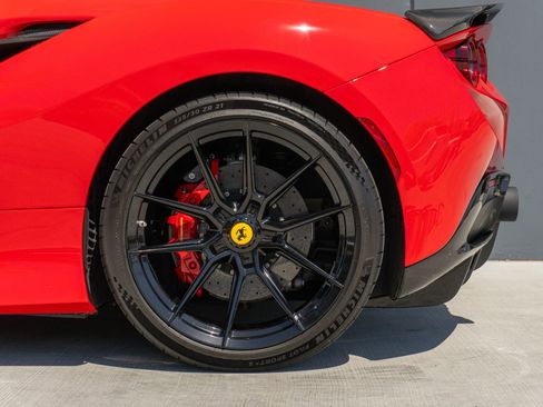 Used 2020 Ferrari F8 Tributo image 21