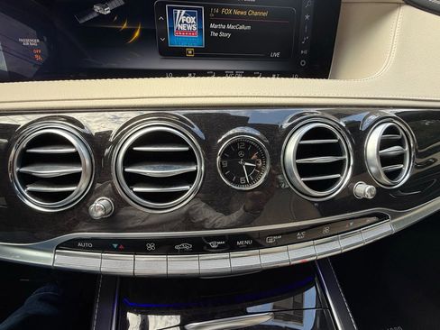 Used 2018 Mercedes-Benz S 560 Sedan image 34