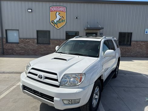 Used 2004 Toyota 4Runner SR5 image 3