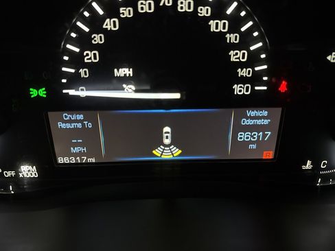 Used 2018 Cadillac XT5 AWD image 28