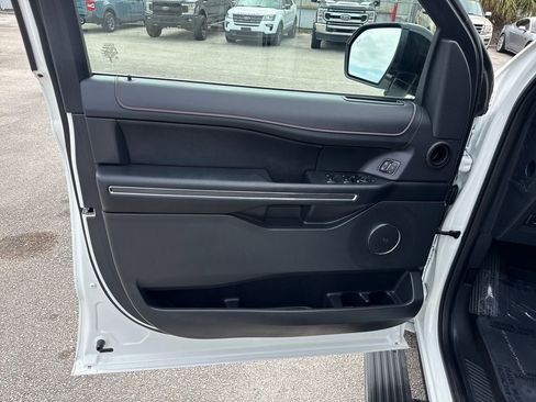 Used 2023 Ford Expedition Limited image 14