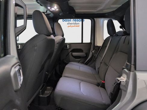 Used 2023 Jeep Wrangler Unlimited image 17