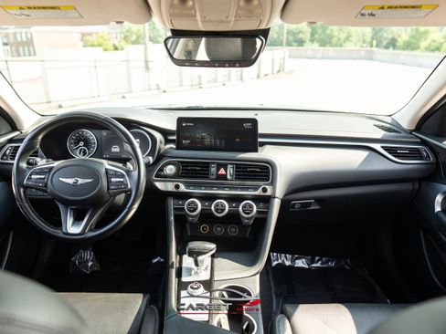 Used 2022 Genesis G70 2.0T image 10