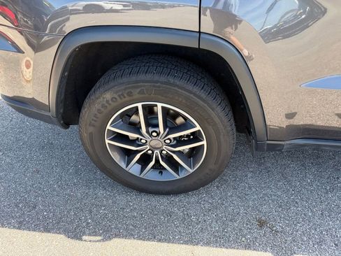 Used 2020 Jeep Grand Cherokee Limited image 5