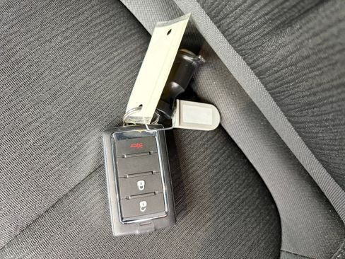 Used 2025 Jeep Grand Cherokee Laredo w/ Trailer Tow Package image 32