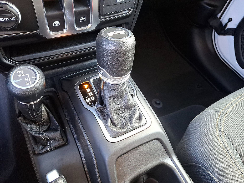 Certified 2025 Jeep Wrangler Sport AWD/4WD image 12
