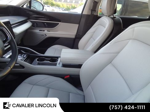 Used 2026 Lincoln Nautilus Premier w/ Equipment Group 102A AWD/4WD image 5
