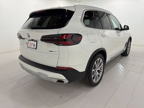 Used 2026 BMW X5 xDrive40i w/ Climate Comfort Package image 5