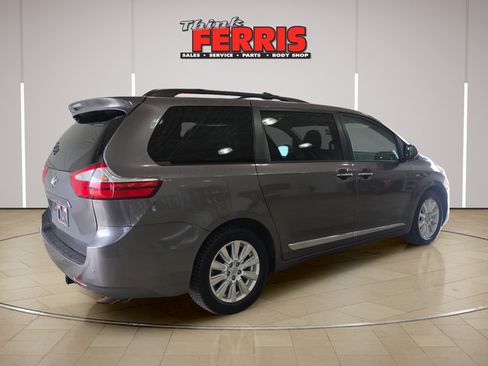 Used 2017 Toyota Sienna XLE Premium AWD/4WD image 5