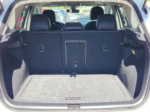 Used 2023 Volkswagen Taos SE w/ Panoramic Sunroof Package image 13