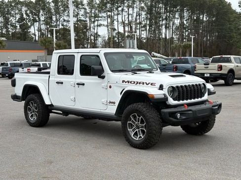 Used 2024 Jeep Gladiator Mojave image 7