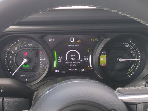 Used 2025 Jeep Wrangler Unlimited Sahara AWD/4WD image 29