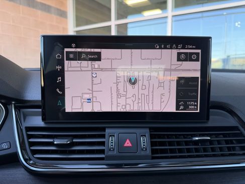 Used 2023 Audi Q5 2.0T Prestige w/ Prestige Package image 23