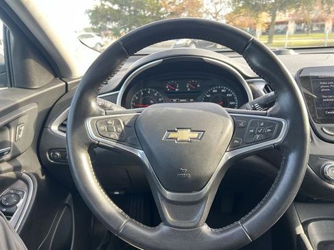 Used 2022 Chevrolet Malibu RS image 34