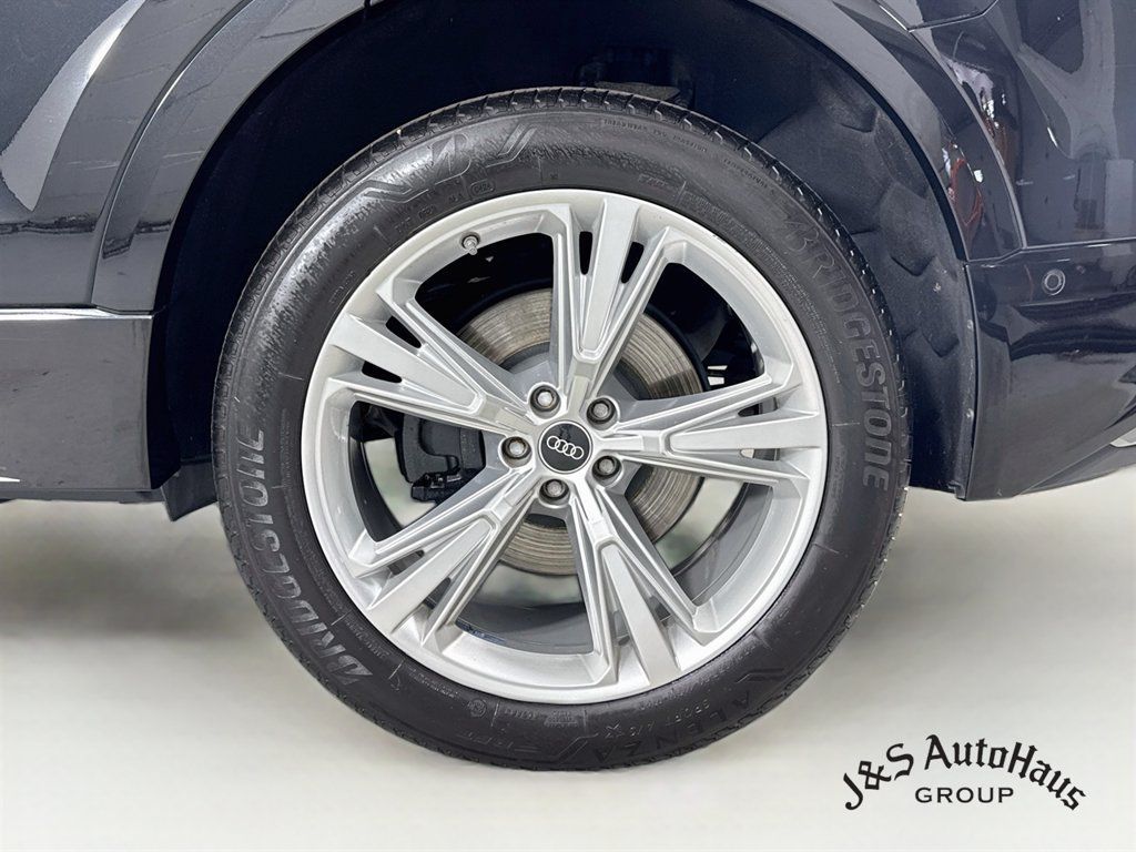 Used 2022 Audi Q8 Premium Plus w/ Premium Plus Package AWD/4WD image 40