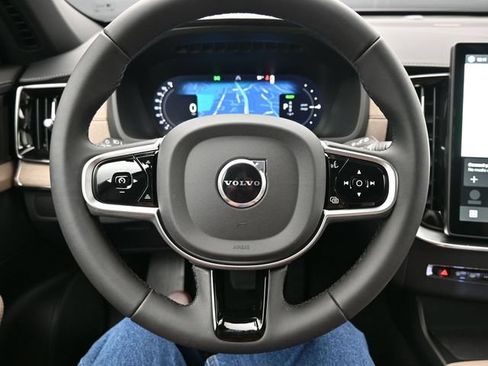 New 2026 Volvo XC90 T8 Plus w/ Protection Package Premier AWD/4WD image 25