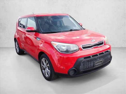 Used 2014 Kia Soul + FWD image 3