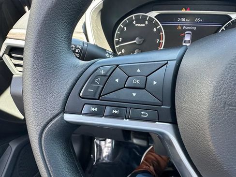 Used 2025 Nissan Altima 2.5 SV FWD image 13