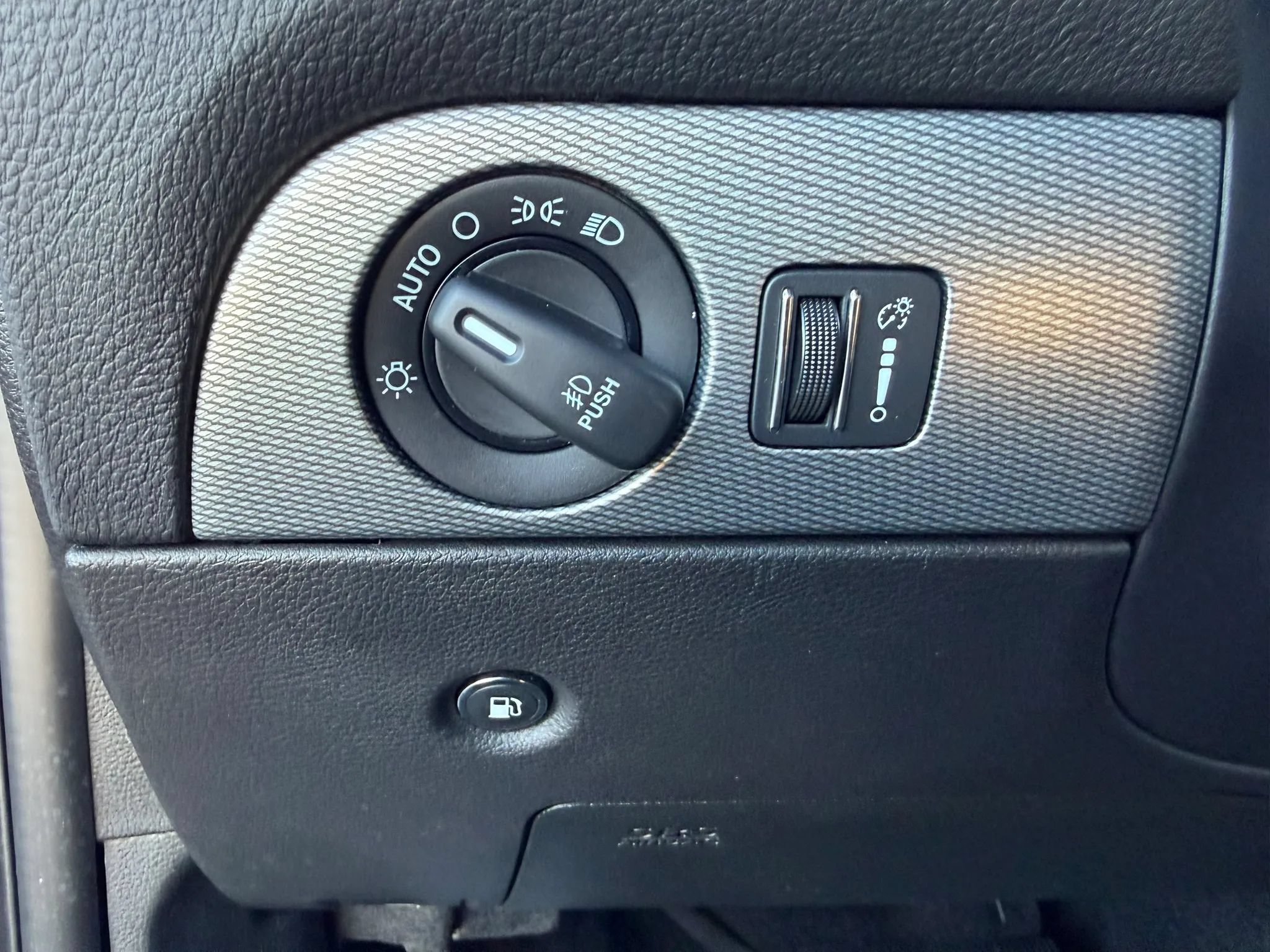 Used 2018 Dodge Durango R/T AWD/4WD image 49