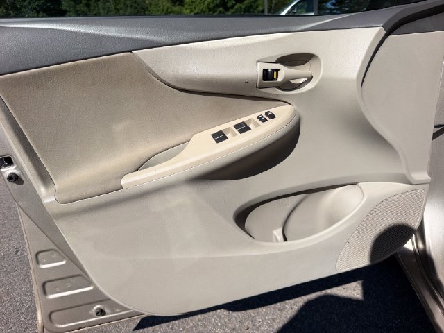 Used 2009 Toyota Corolla LE w/ All Weather Guard Pkg FWD image 12