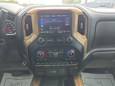 Used 2021 Chevrolet Silverado 2500 LTZ w/ Z71 Chrome Sport Edition image 24