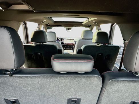 Used 2024 Chevrolet Traverse RS w/ LPO, Floor Liner Package AWD/4WD image 21