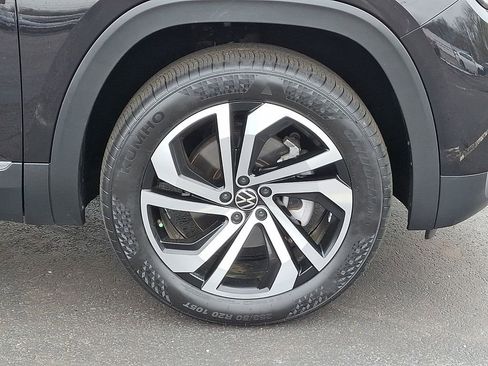 Certified 2022 Volkswagen Atlas SEL image 8