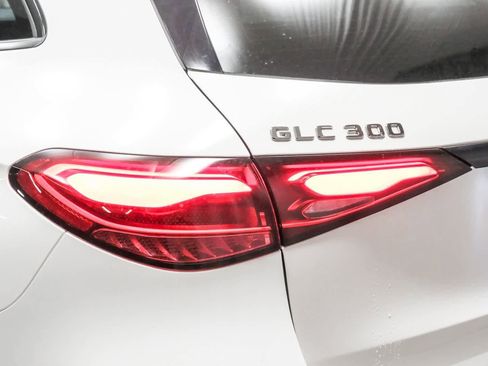 Certified 2025 Mercedes-Benz GLC 300 image 7