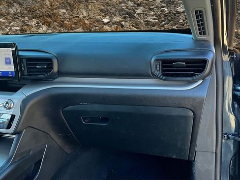 Used 2023 Ford Explorer XLT image 14