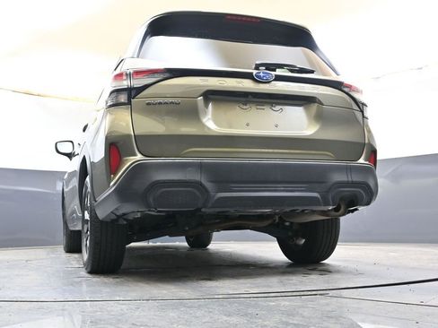 Certified 2025 Subaru Forester Premium AWD/4WD image 33