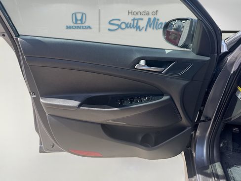 Used 2018 Hyundai Tucson SEL FWD image 19