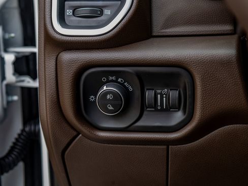 Used 2025 RAM 3500 Laramie image 22