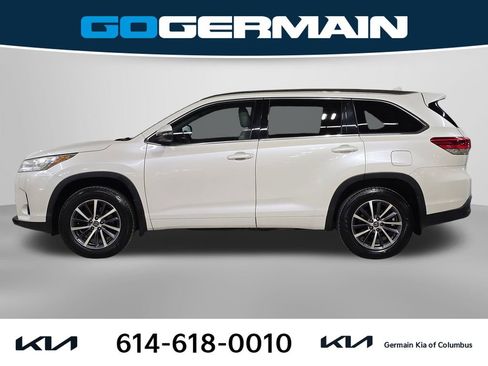 Used 2018 Toyota Highlander XLE image 11