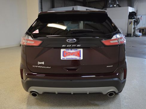 Used 2024 Ford Edge Titanium image 4