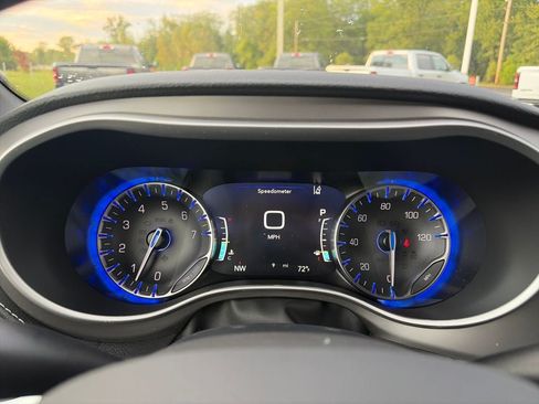 New 2027 Chrysler Pacifica Select FWD image 25