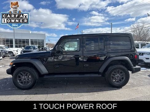 Used 2025 Jeep Wrangler Sport S image 24