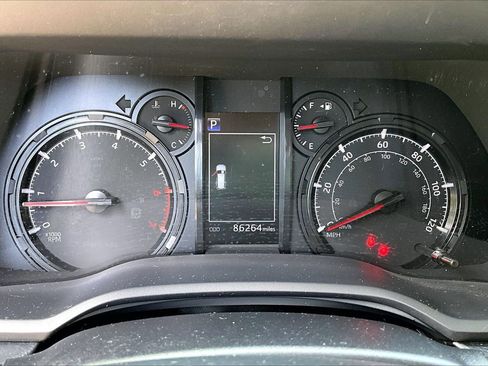 Used 2022 Toyota 4Runner SR5 AWD/4WD image 12